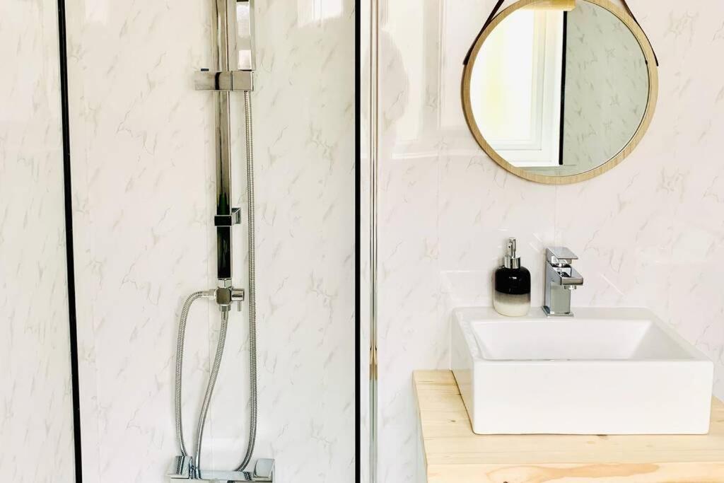 The Nook - A Stylish Apartment With Garden, Near The Beach Berwick Upon Tweed ภายนอก รูปภาพ
